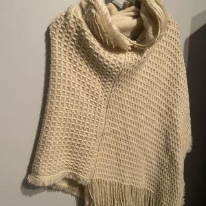 Hooded quilted Shawl
